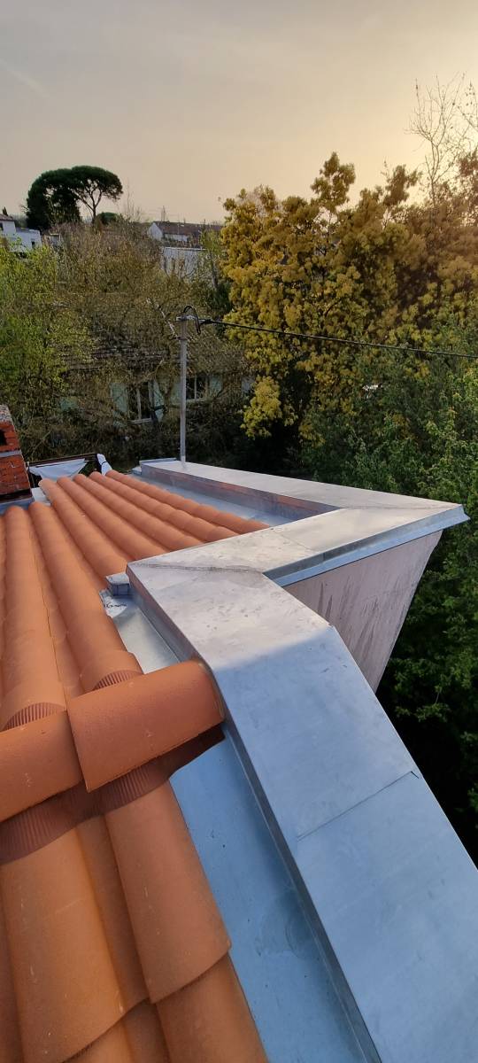 Réfection partielle de couverture métallique pour bâtiment professionnel à Albi 81000 dans le Tarn