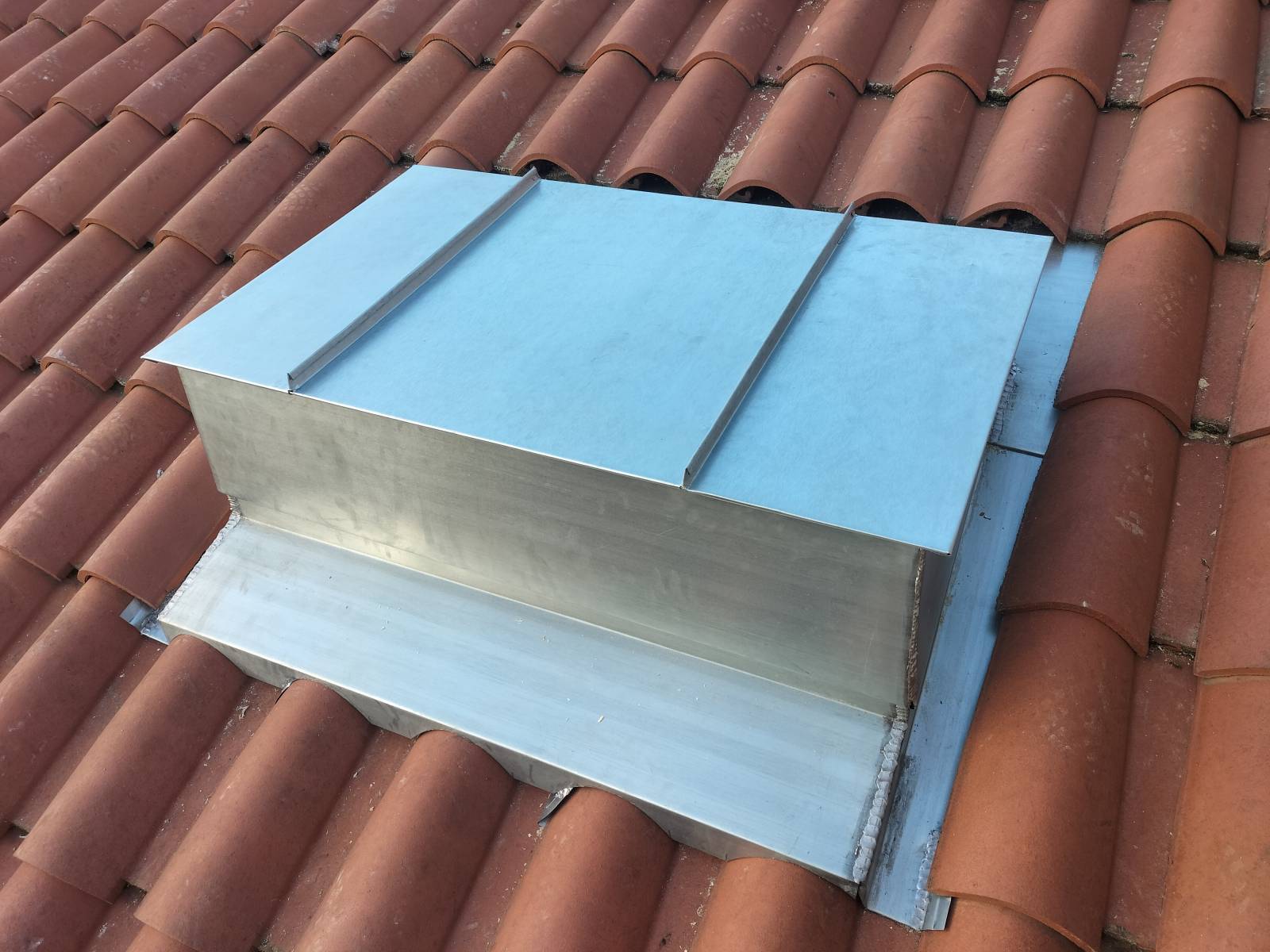 Pose de charpente en ossature bois sur mesure pour bâtiment professionnel près de Labège 31670