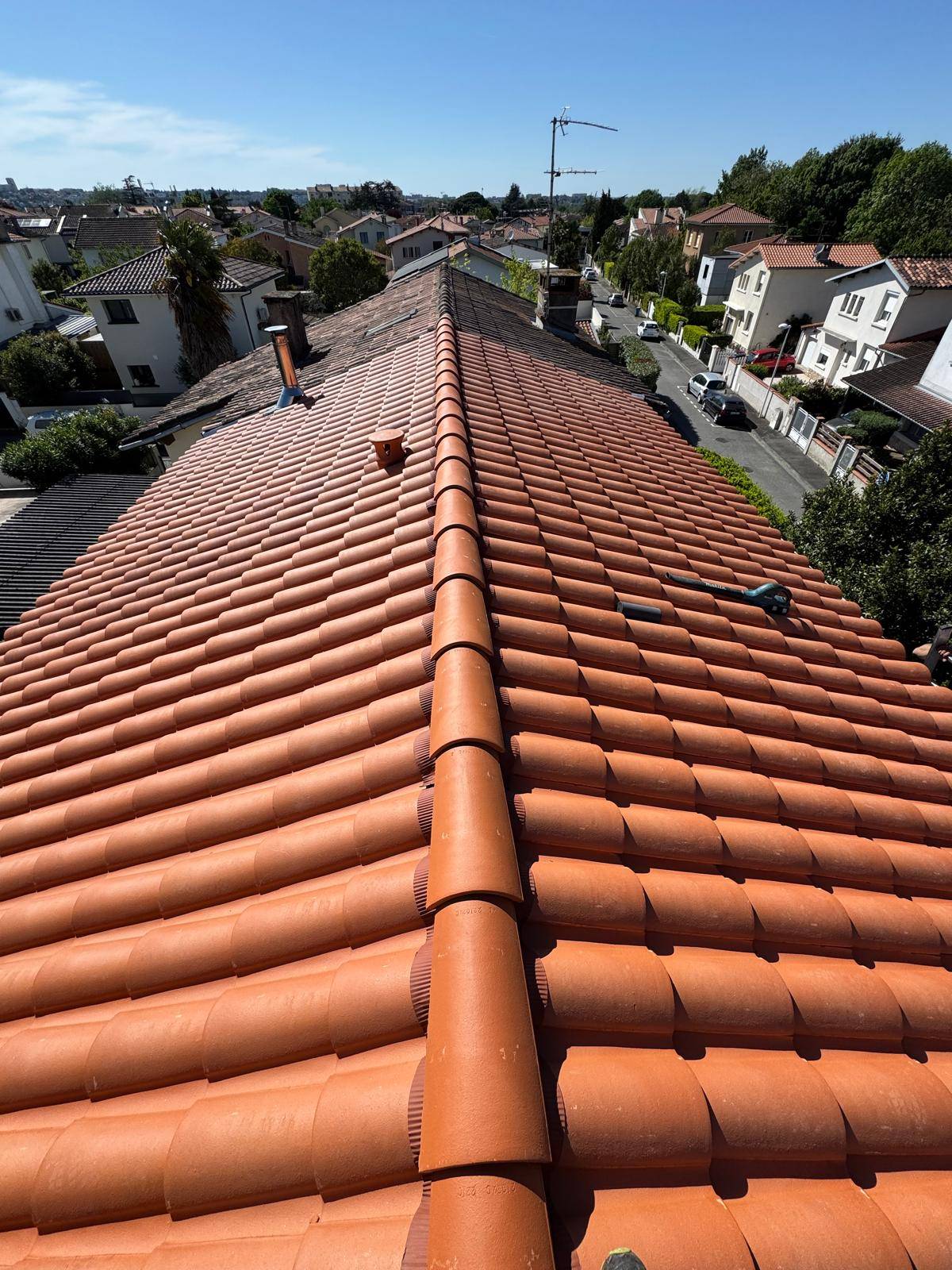 Tarif nettoyage et démoussage de toiture avec contrat d'entretien annuel à Coufouleux 81800