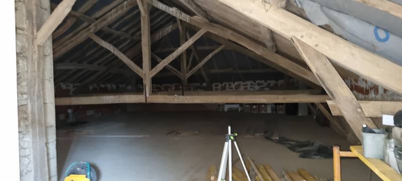 Modification de charpente pour création de combles aménageable. réalisé par les 2 charpentiers.