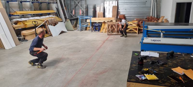 Tapage au sol d'une ferme traditionnelle de Lucas dans dans le dépôt les 2 charpentiers a Toulouse  