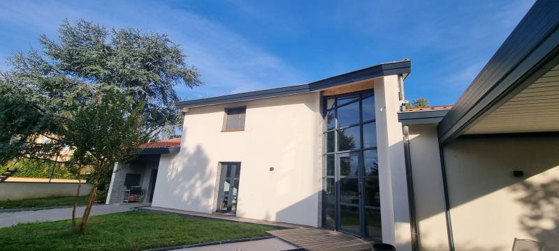 REFECTION DES PLANCHES DE RIVES PAR HABILLAGE EN ALU GRIS ANTRHACITE PROCHE DE TOULOUSE 