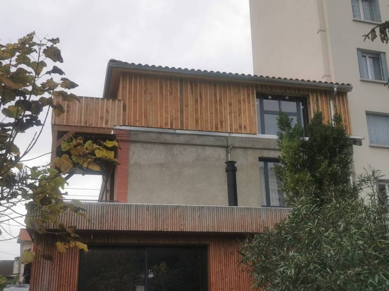 surélles 2 charpentiers spécialisée dans la surélévation a Toulouse  en centre ville.évation a Toulouse  en centre ville.