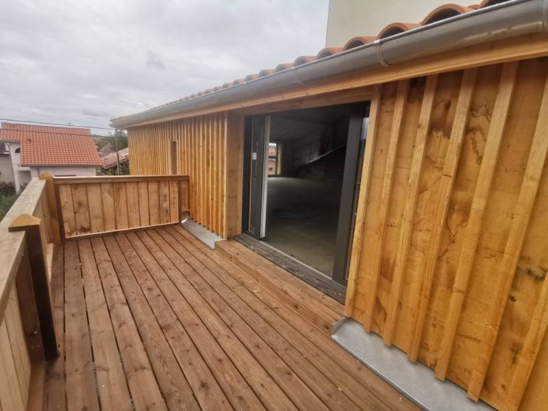 surélévles 2 charpentiers spécialisée dans la surélévation a Toulouse  en centre ville.ation a Toulouse  en centre ville.