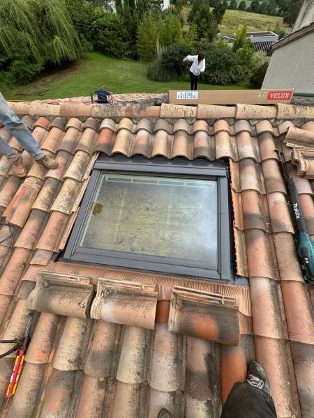 installation de velux, fenêtre de toi les 2 charpentiers.