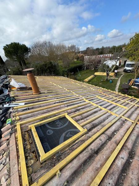 Rénovation total de la toiture par les 2 charpentiers , proche d'Albi, artisan RGE 